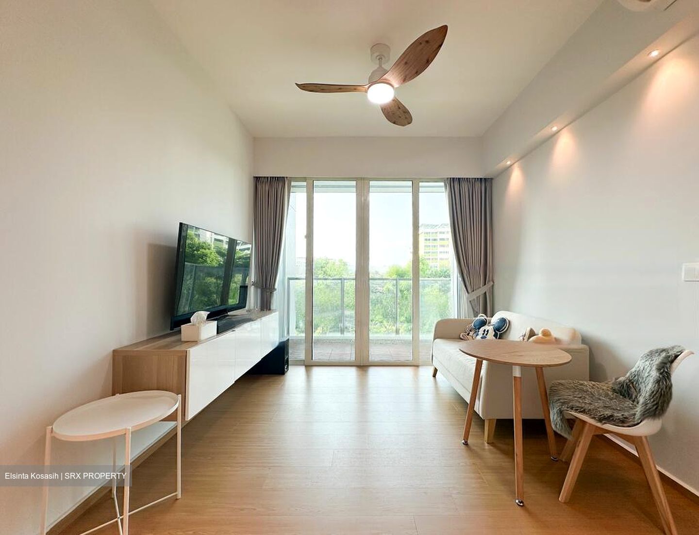Vacanza @ East (D14), Condominium #467680401